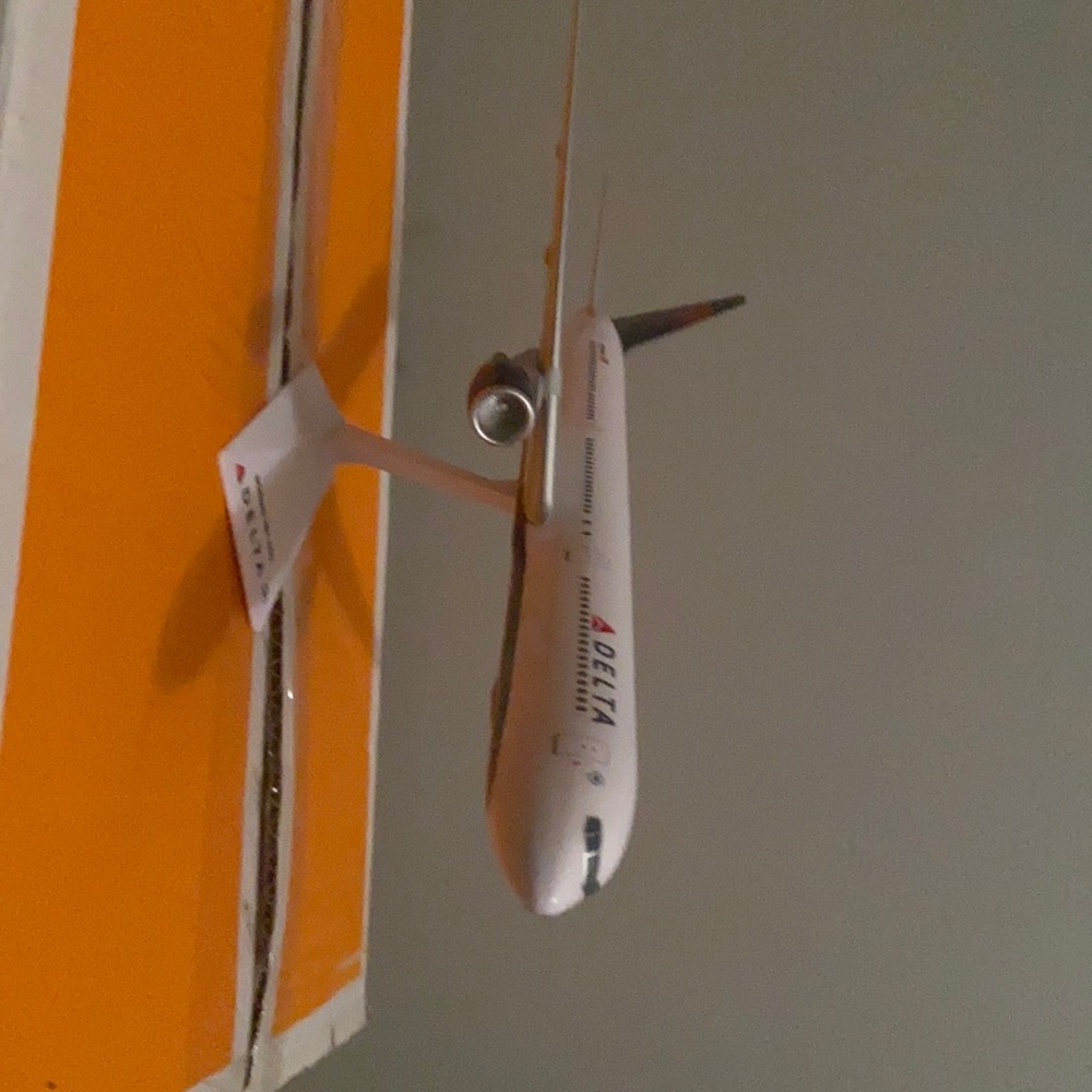 COPY - 767-400 DELTA 1/200 NEW LIVERY